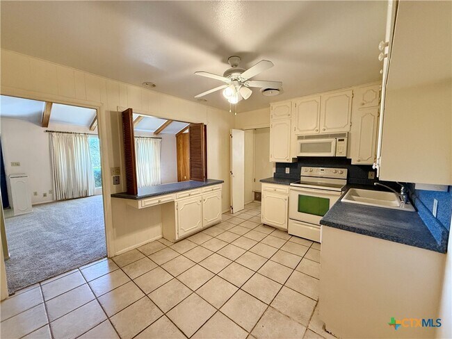 Building Photo - 1050 Elizabeth Ave