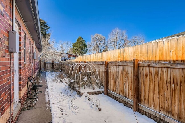 Building Photo - 2928 Milwaukee St