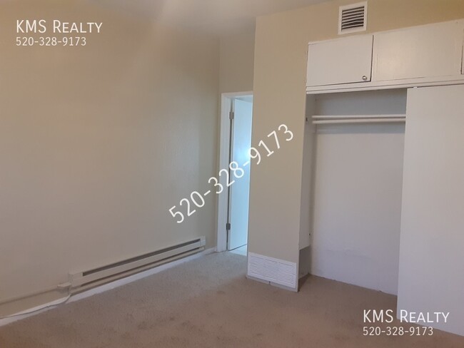 Building Photo - 1 Bed / 1 Bath - OWNER/AGENT