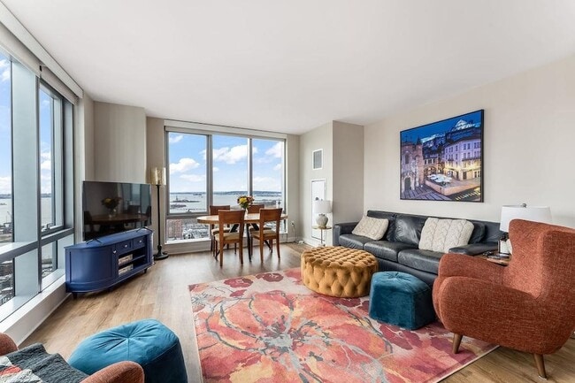 Building Photo - 25 Christopher Columbus Dr