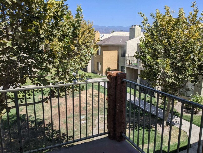 Primary Photo - 2br condo in gated pool community