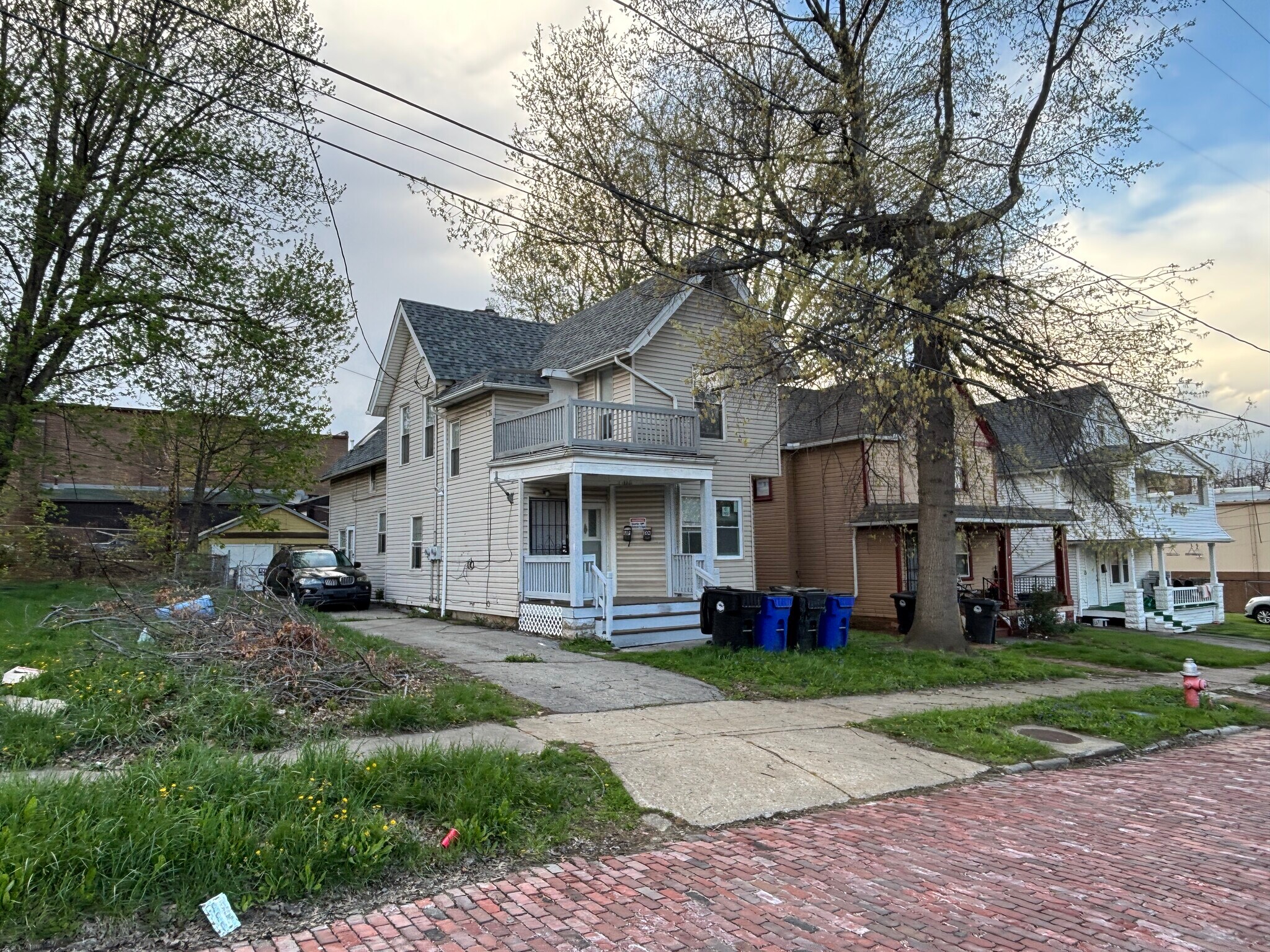 Building Photo - 1978 W 93rd St