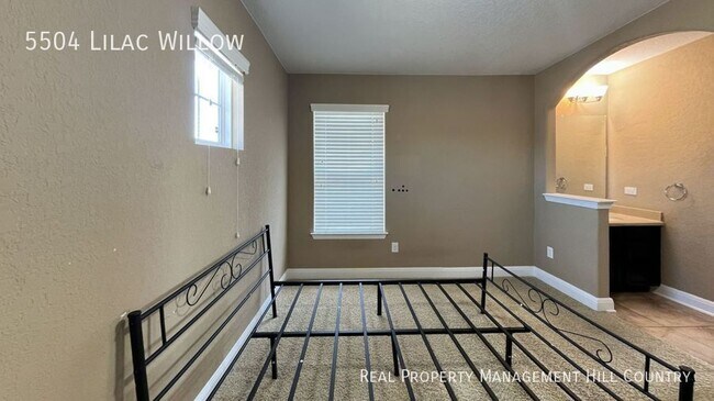 Building Photo - 5504 Lilac Willow Path