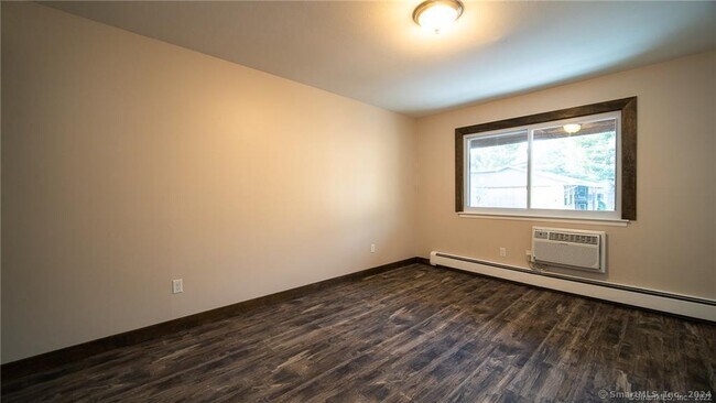 Building Photo - 333 Vincelette St