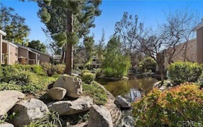Building Photo - 90 Lakepines