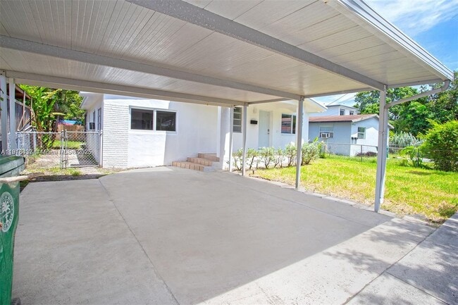 Building Photo - 4647 NW 15th Ct