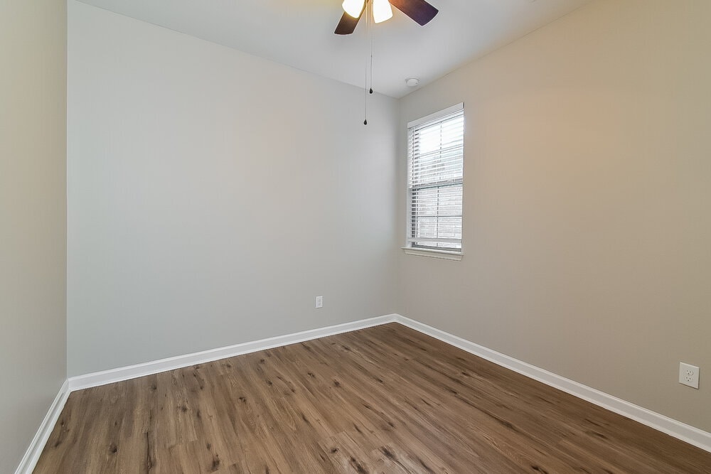 Building Photo - 6893 Raleigh Lagrange Rd