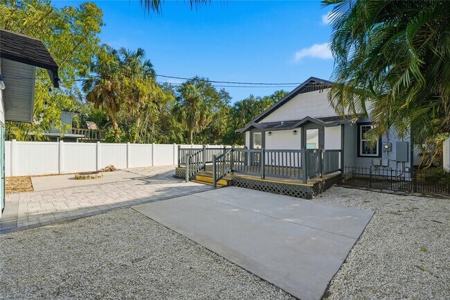 Building Photo - 313 23rd Ave N