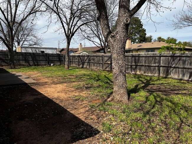 Building Photo - Nice 3 bedroom, 2 bath Home in College Hills West Available SOON!