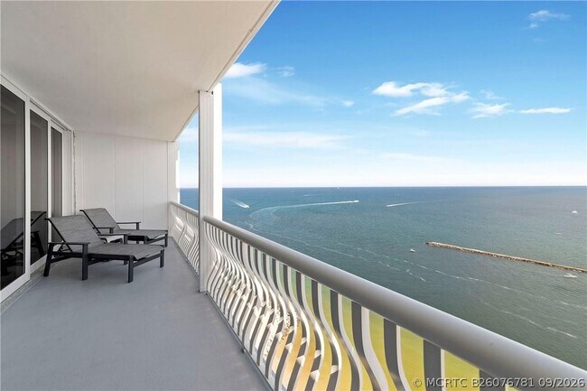 Building Photo - 2200 S Ocean Ln