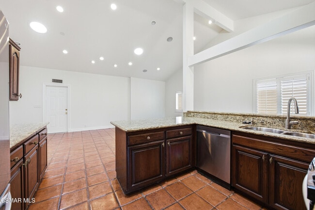 Building Photo - 1090 Elfstone Ct