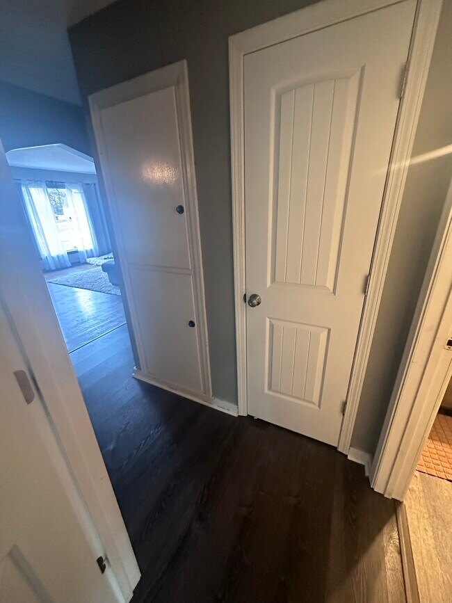 Building Photo - 213 E Douglas St