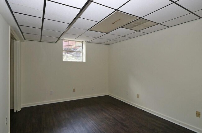 Building Photo - 4215 Fawn Ln SE