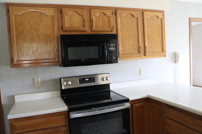 Building Photo - 1953 Greenbrier Ave