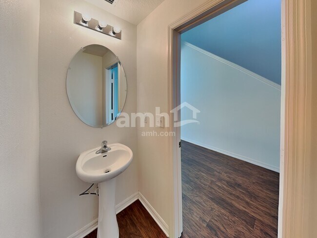 Building Photo - 1114 Brenton Leaf Dr