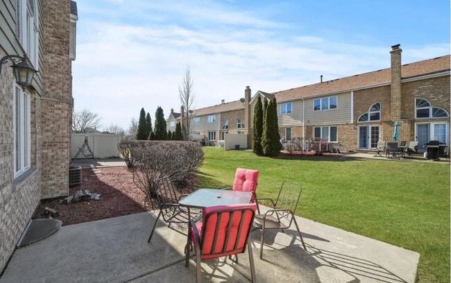 Building Photo - 8444 Dunmore Dr