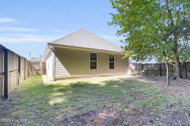 Building Photo - 124 Crooked Run Dr