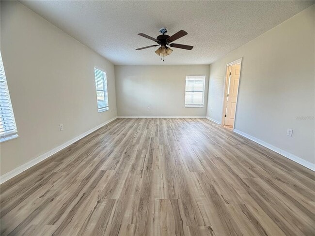Building Photo - 246 Canna Dr