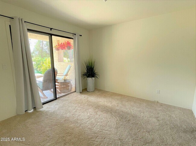 Building Photo - 10080 E Mountainview Lake Dr