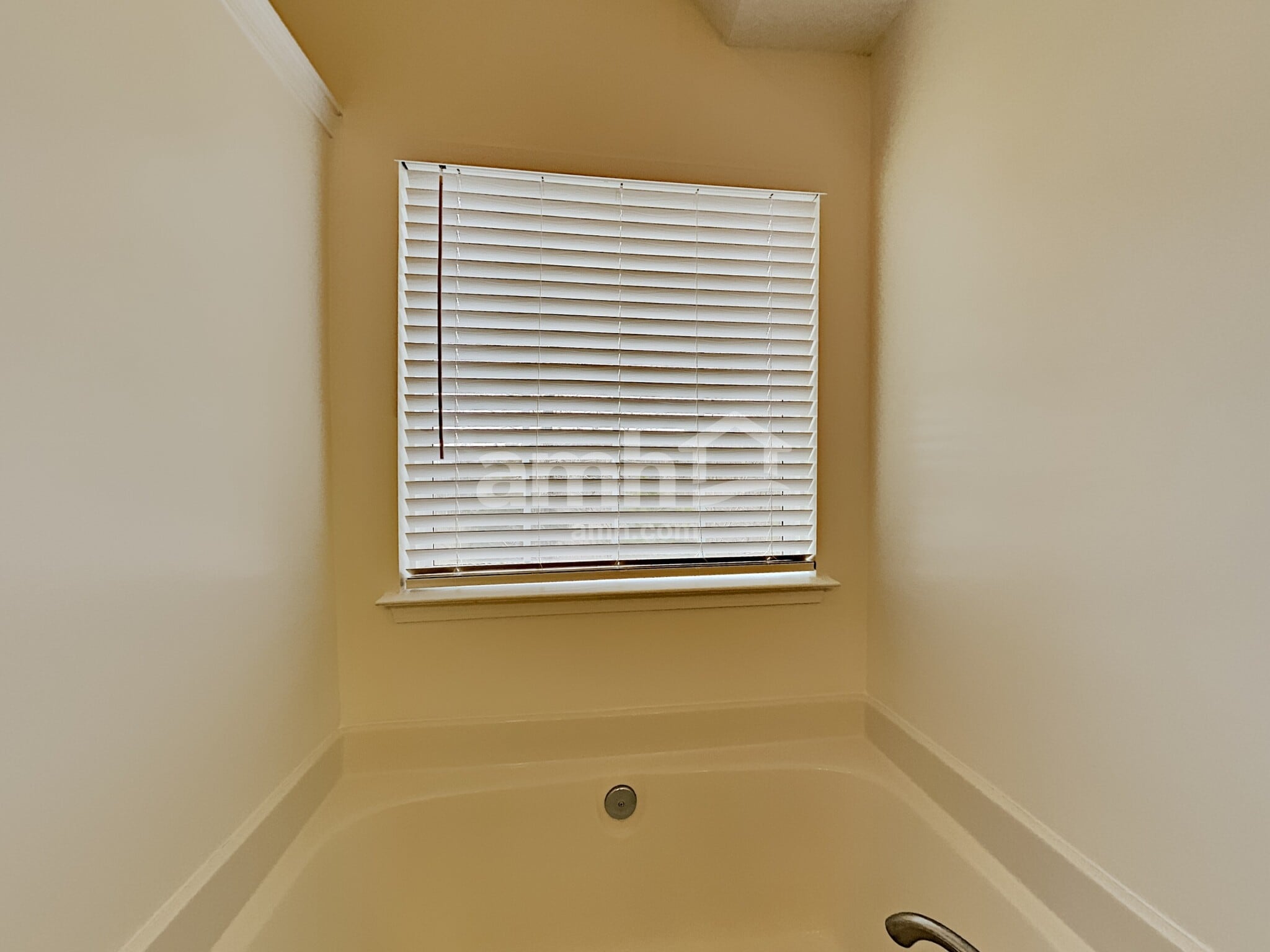 Building Photo - 900 Crowders Woods Dr