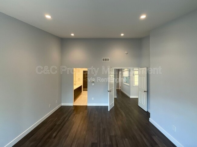 Building Photo - 915 Erie Cir