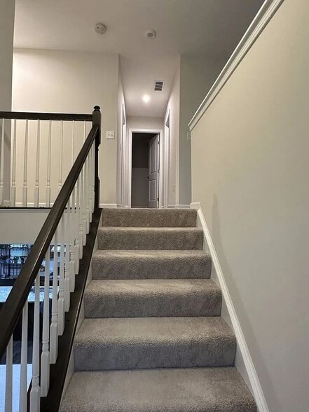 Building Photo - 452 Steeplechase St