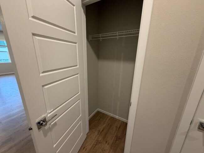 Building Photo - Stunning 3 Bed, 2 Bath Home in Spokane!