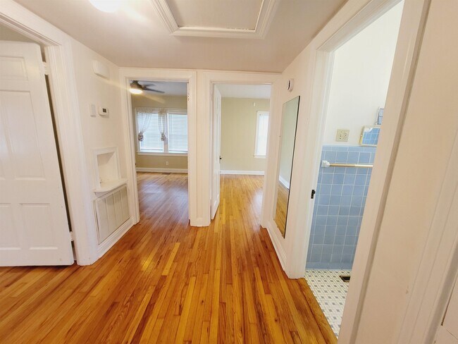 Building Photo - 608 Talaflo St