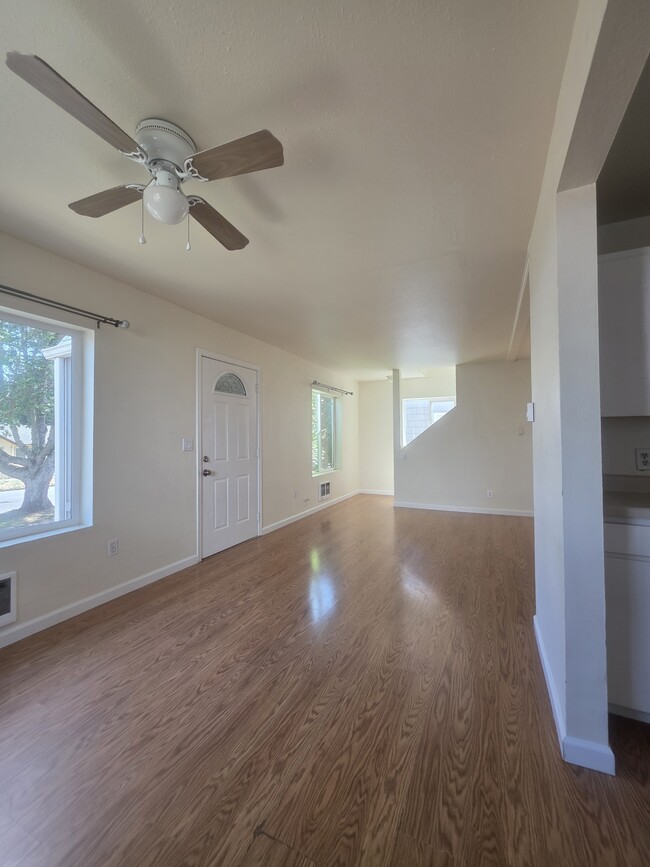 Building Photo - 1563-MHH1563 6th St NW