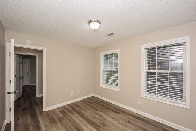 Building Photo - 8144 Green Garden Dr