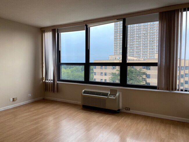 Building Photo - 5100 N Marine Dr