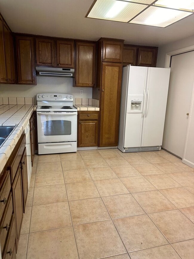 Building Photo - Woodcreek Cutie! 2bedroom 2bathroom