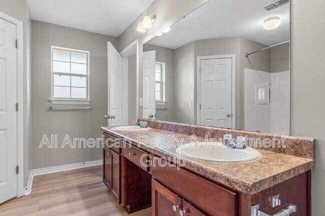 Building Photo - 203 Citadel Ln
