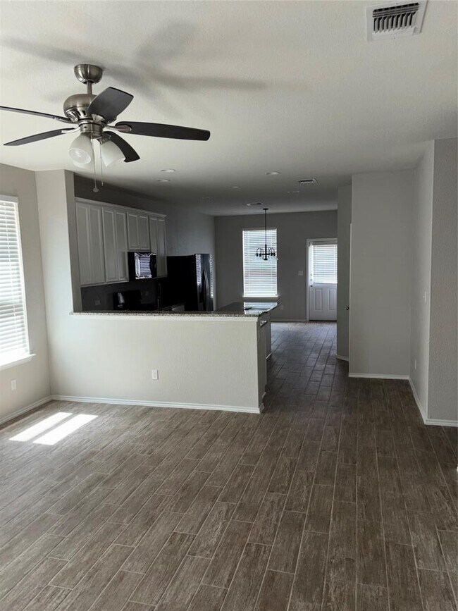 Building Photo - 1101 Cliffbrake Wy