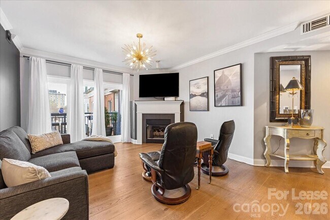 Building Photo - 401 N Church St