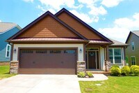 Building Photo - 153 Bur Oak Dr