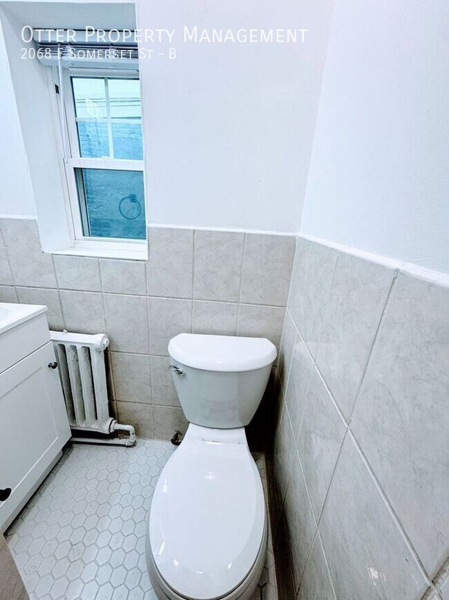 Building Photo - 2068 E Somerset St