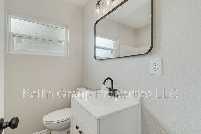 Building Photo - 225 Tuscarora St