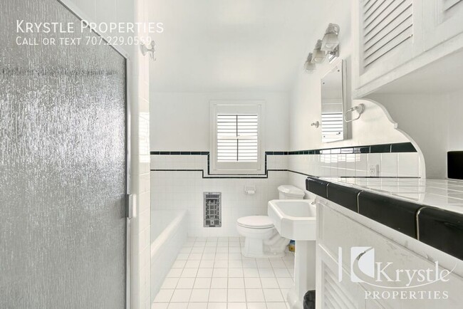 Building Photo - 110 Camino Alto
