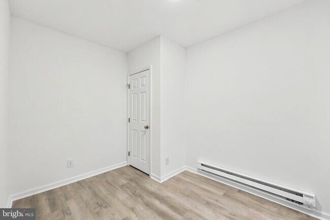 Building Photo - 2821 N Stillman St