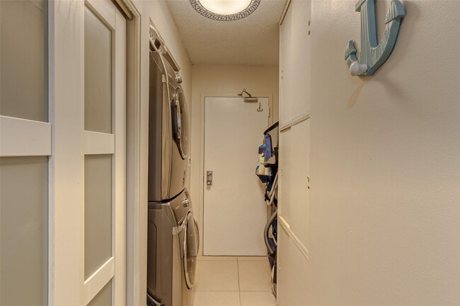 Building Photo - 3900 Galt Ocean Dr