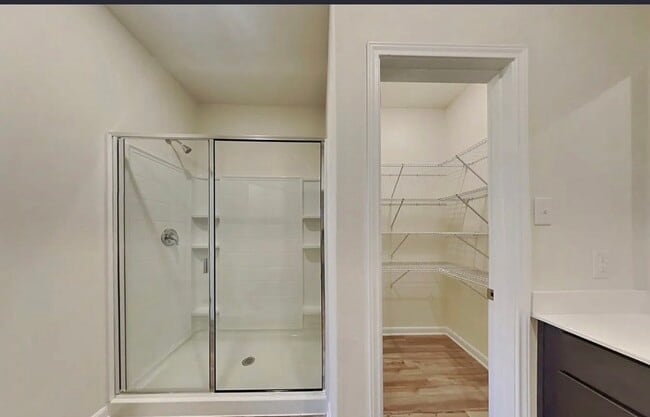 Building Photo - Spacious 4-Bedroom House with Cozy Living Spaces