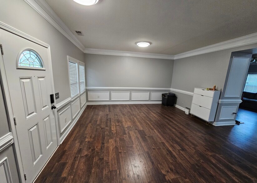 Front Entryway - 9929 Markus Dr