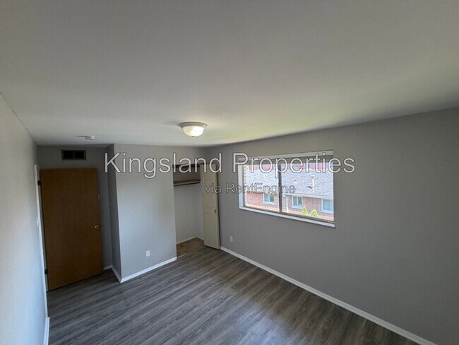 Building Photo - 4996 Oleatha Ave