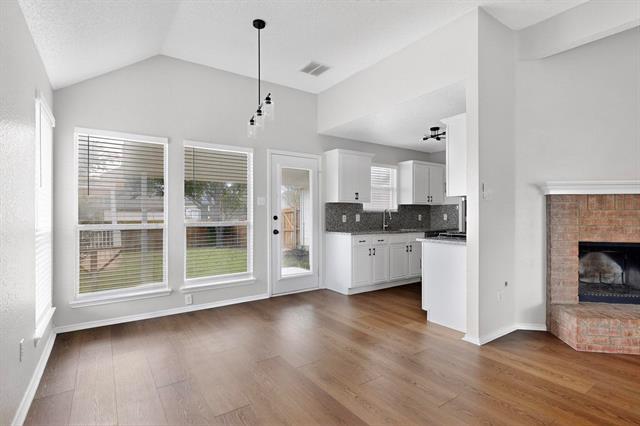 Building Photo - 2864 Hampshire Ln