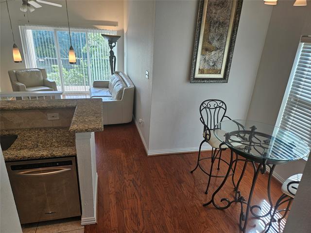 Building Photo - 2201 Wolf St