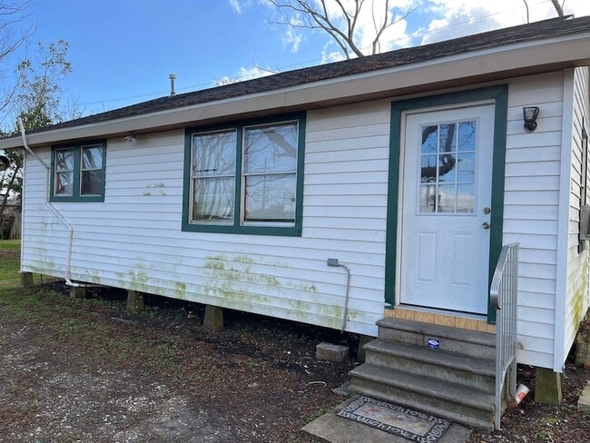 Building Photo - 240 Boudreaux St