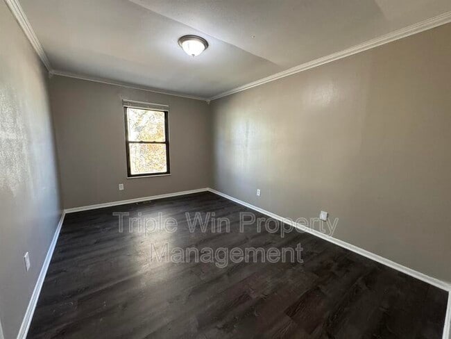 Building Photo - 1464 Monopoly Dr