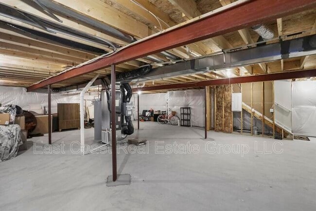 Building Photo - 632 Perspective Pl