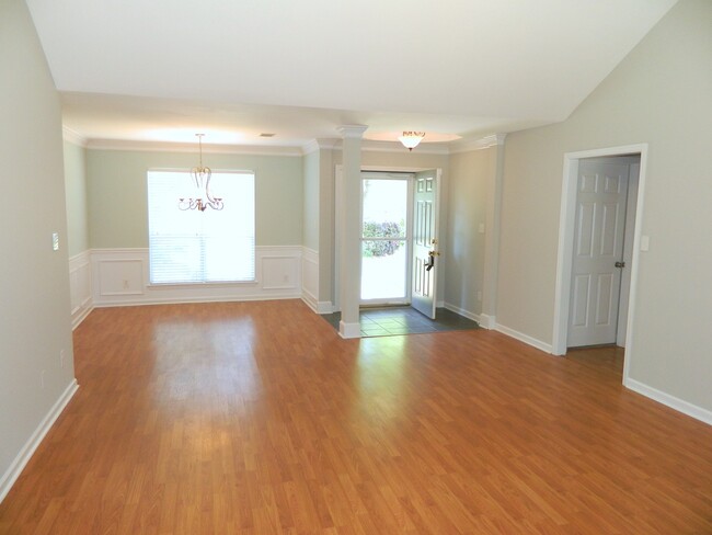 Building Photo - 1099 Maple Ridge Ct